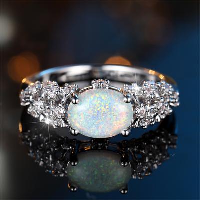 Bagues en Pierre Opale de Feu Blanche Ovale pour Femmes Bagues de Fiançailles Promesse Cristal Luxe Couleur Argent Bijoux de Mariage Cadeaux de Mariée