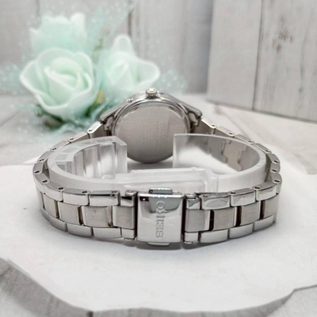 [USED] Working Seiko Solar-powered Women's Watch with Date Function