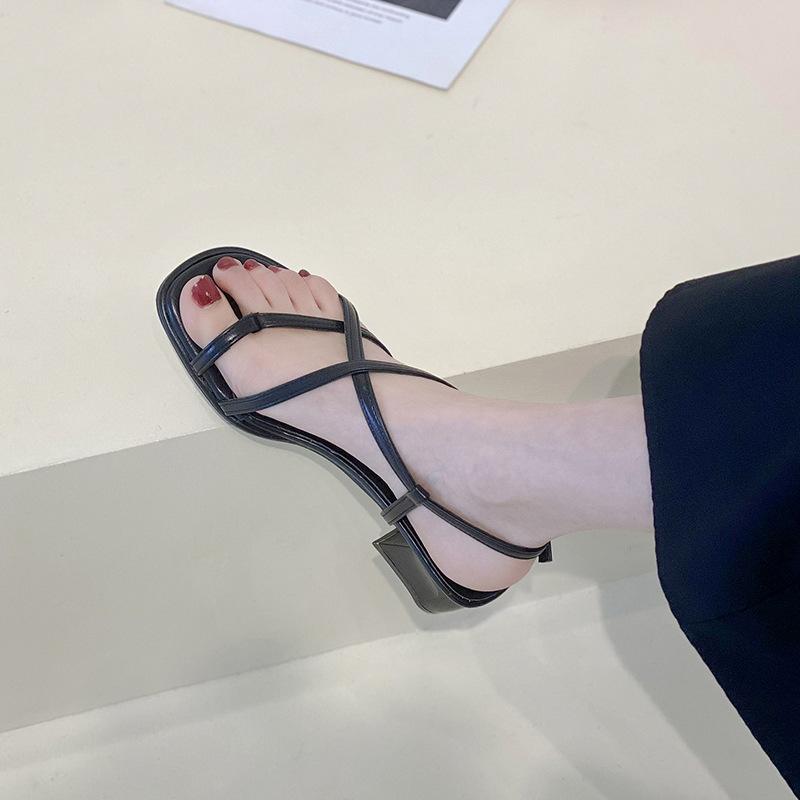 Mode Sandalen mit dickem Absatz Damen Sommer 2024 Zehensteg Mittelhoch Absatz Einfacher Riemen mit Wort-Schnalle Überkreuzt Römische High-Heel Sandalen Damen