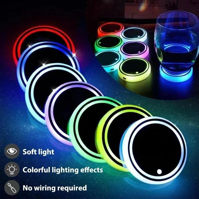 Lumière LED RGB pour Porte-Gobelet de Voiture 7 Couleurs Changeantes Luminescence Capteur Auto Lampe d'Ambiance Nocturne Décor Intérieur