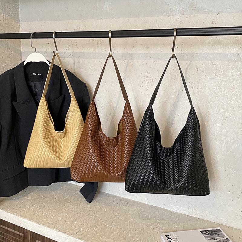 Women's Retro Woven Underarm Crossbody Tote - Solid Color Versatile Handbag