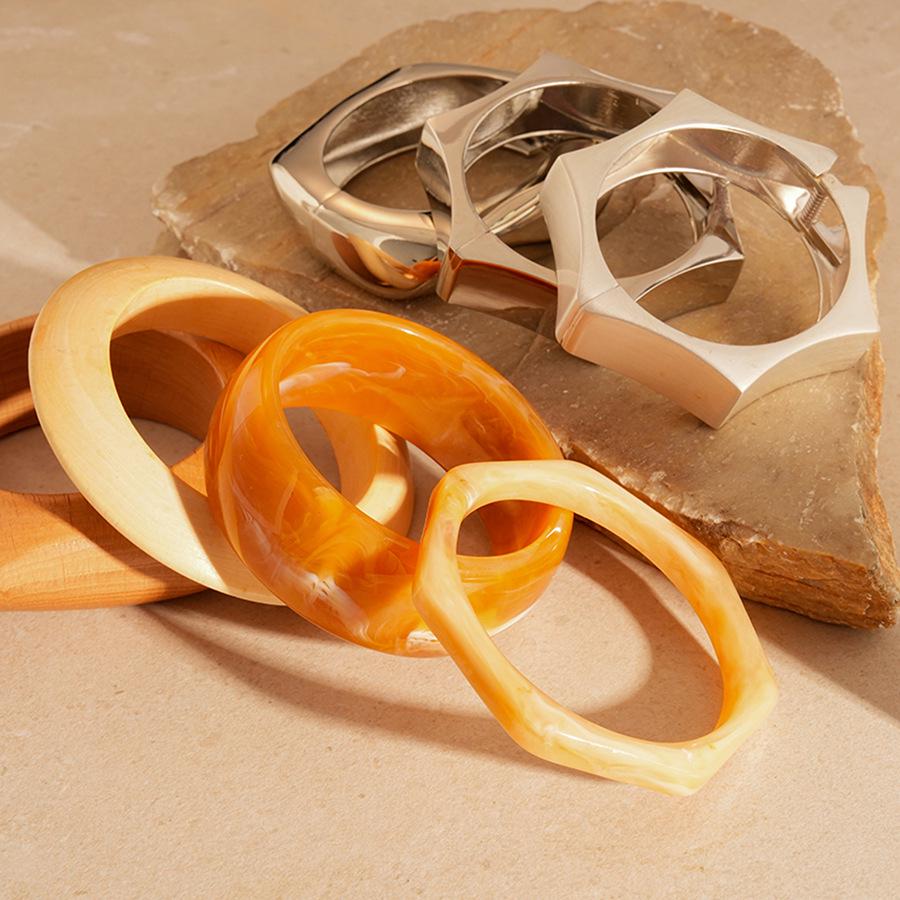 European & American Cross-border Halo Resin Wood Bracelet: Exaggerated, Luxurious High-end Round Bangle for Women.
