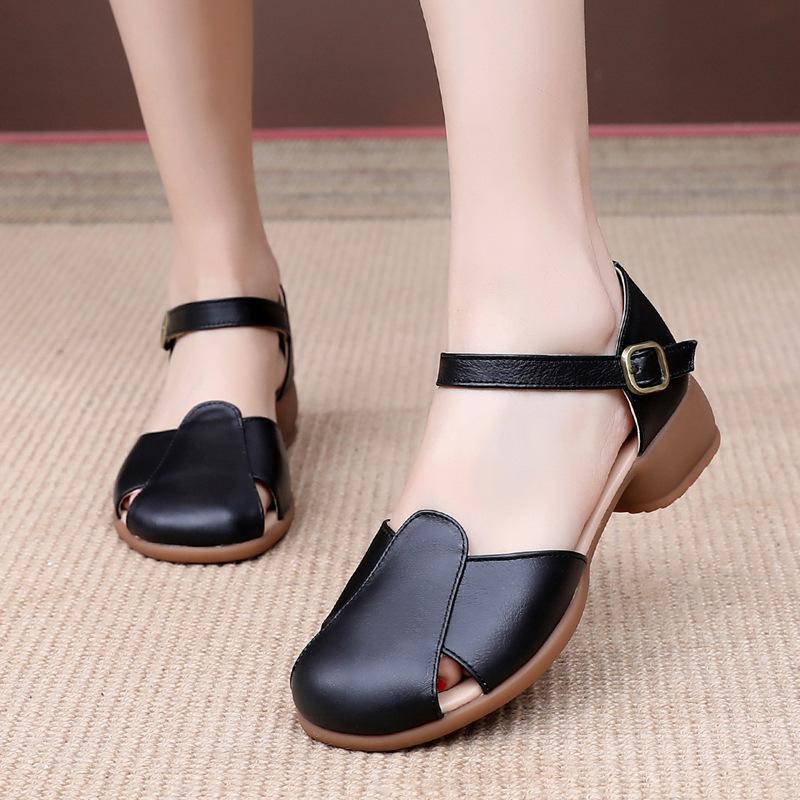 Real Leather Low Heeled Mom Shoes, Summer Anti Slip, Breathable and Comfortable Women's Shoes, Retro Toe Cap Women's Sandals, Velcro