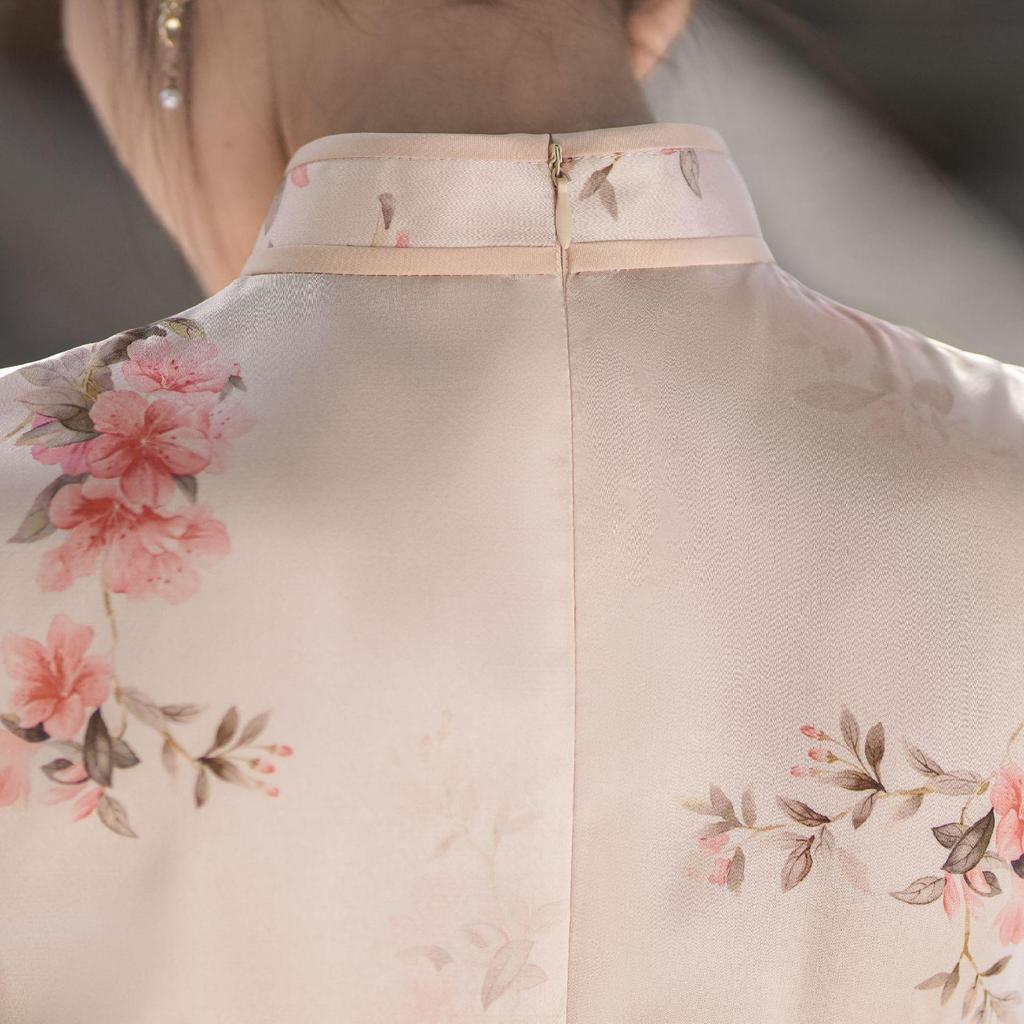 2024 Summer Young Elegant Sleeveless Cheongsam: Modern Literary Style