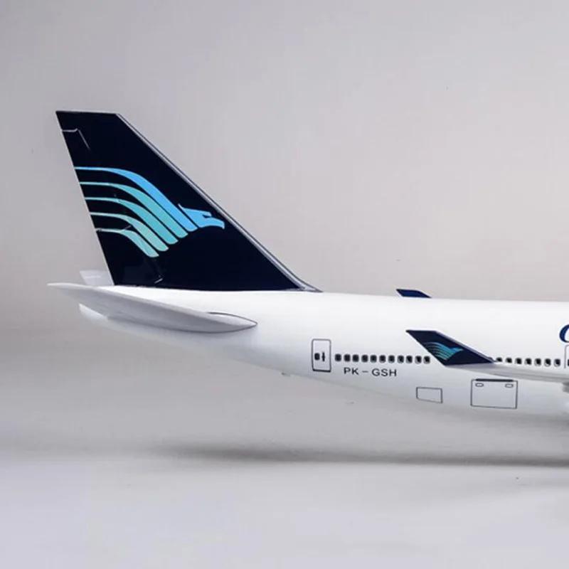 Plane 47CM 1/150 Scale Airplane Model 747 B747 Garuda Indonesia Aircraft Model with Light and Wheels Resin Plastic Ornament
