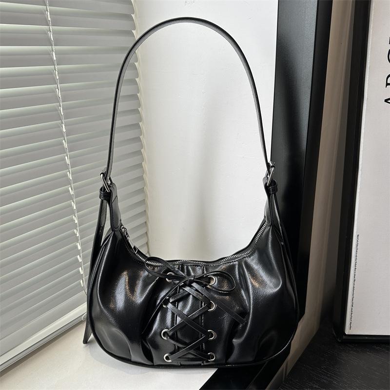 

Sweet and cool trend bow versatile personality fashion spring new armpit bag femininity foreign shoulder bag чёрный