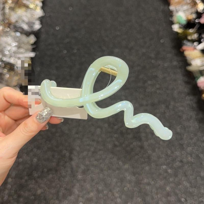 New Large Acrylic Frosted Hair Claw for Women Girls Hairpin Matte Wave Hair Claw Clip Hair Accessories Girls Headwear