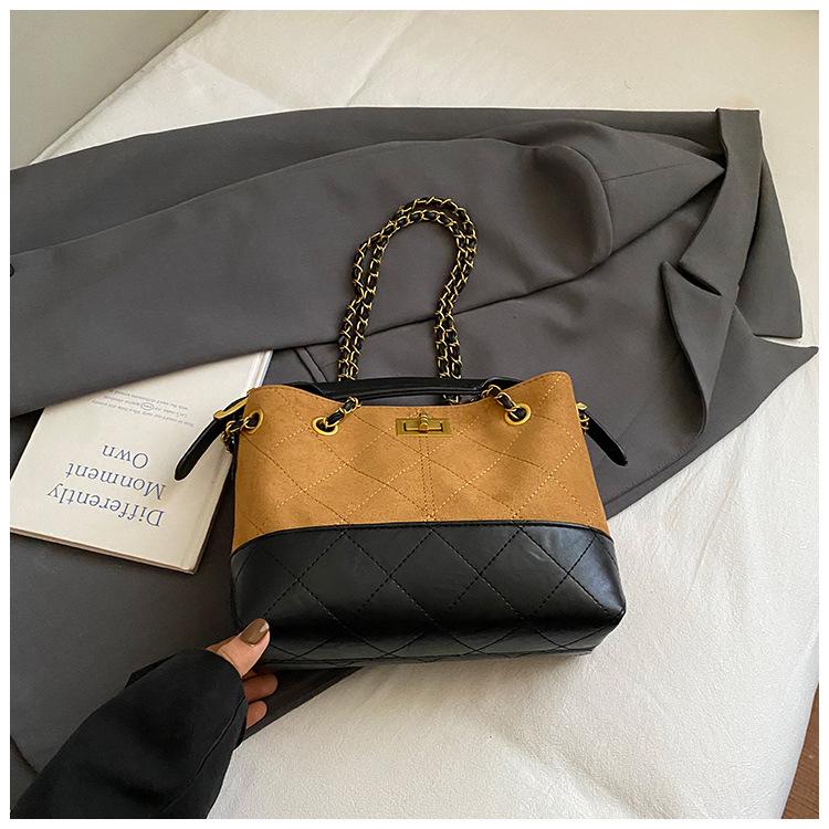 High-value Large-capacity Bag Women's New Retro Suede Diamond Chain Crossbody Bag Shoulder Bucket Bag