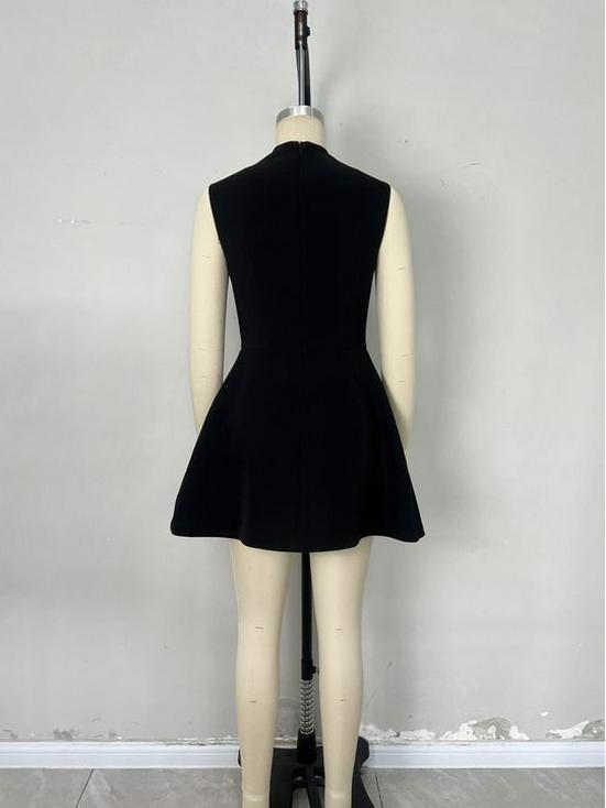 Ärmelloses Mini-Schmal geschnittenes Damenkleid im europäischen & amerikanischen Stil, Frühjahr 2025 - High-End Mode