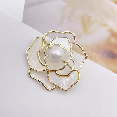 Camellia Flower Pearl Brooch  Luxury Corsage Pin For Women  Scarf Buckle Clothes Corsage Jewelry Accessories