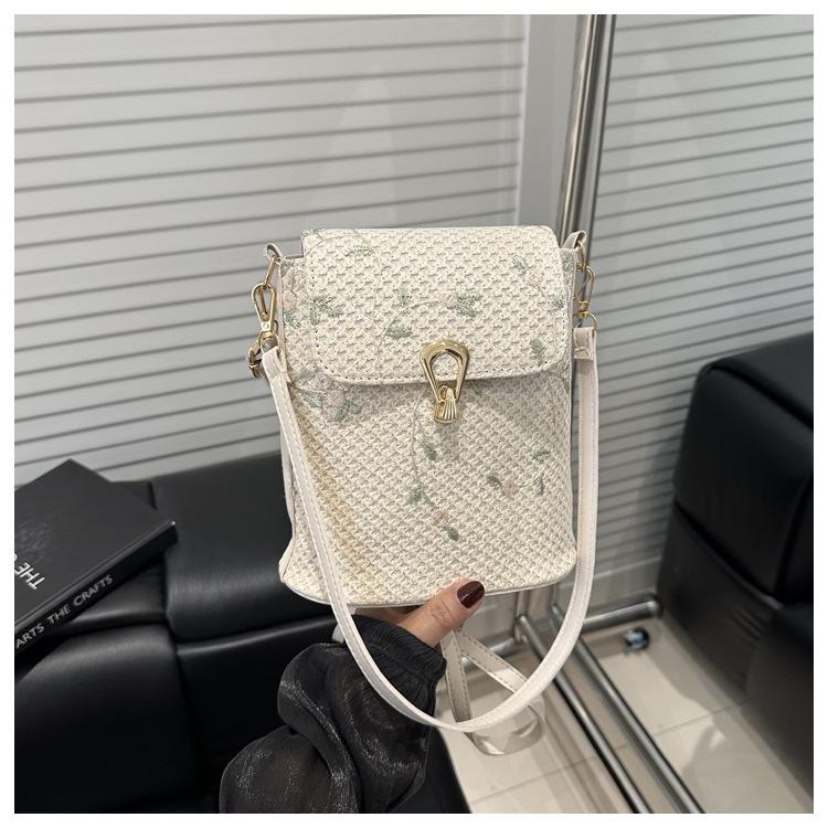

Популярная в этом году маленькая женская сумка 2025 лето новая модная трендовая сумка через плечо и мессенджер, сумка-бестселлер в интернете, кружевная соломенная маленькая квадратная сумка белый