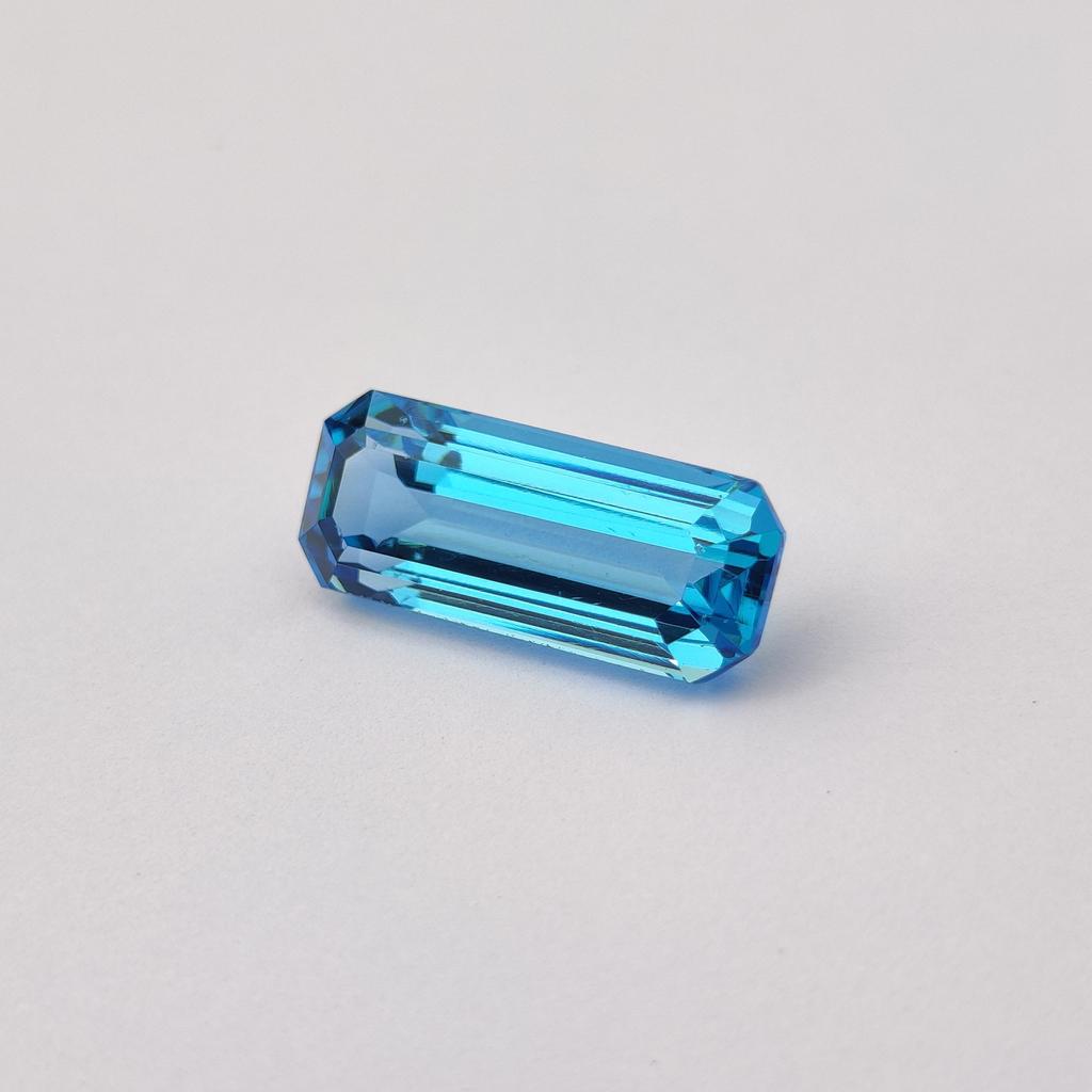 Aquamarine Santa Maria Shade Glass Stone, Baguettes Shape Stone, 13.80 Carat, 20x8x7 MM Size Stone.