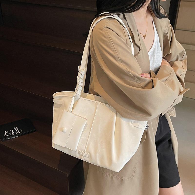 New Bag Large Capacity Women's Daily Commute Versatile Underarm Bag Student Party Work Tote Bag Tide