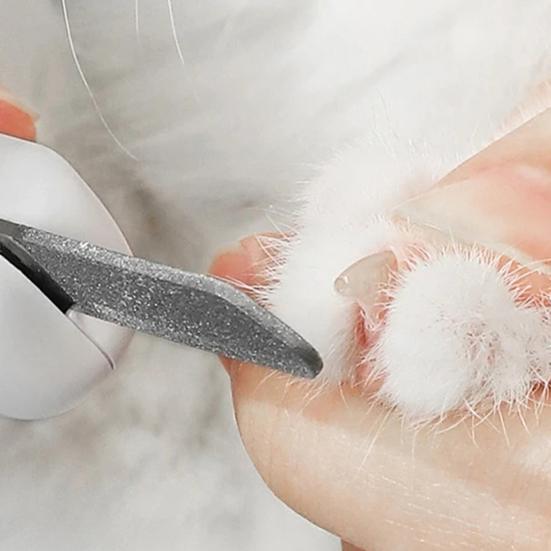 LED Işıklı Evcil Hayvan Tırnak Makası Şarj Edilebilir Kedi Tırnağı Düzeltici Paslanmaz Çelik Bıçak Tutuculu Tırnak Makası Köpekler Kediler Bakımı İçin Tırnak Dosyası