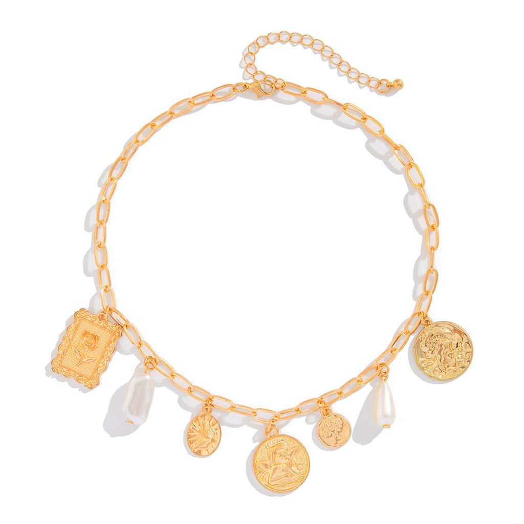 Elegant Shell Crosses Necklace Jewelry Accessory for Women with Gold Charm and Bohemians Summer Seashells Designs