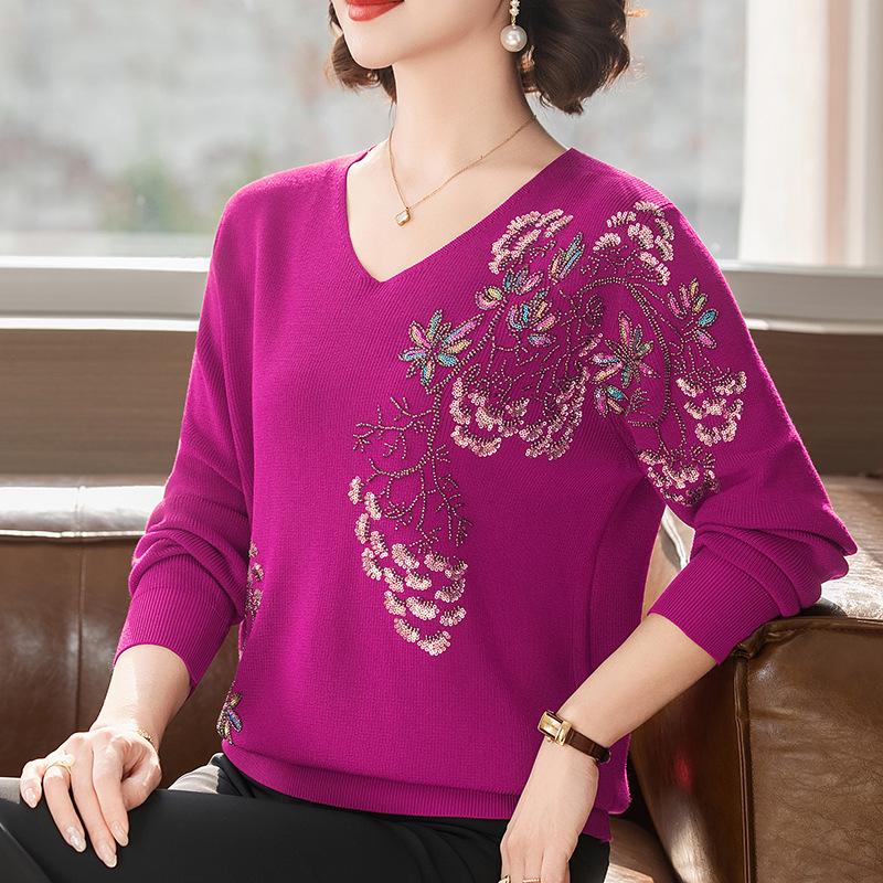 Happy Mother-in-law V-neck Red Knitwear with Handmade Sequin Embroidery - Slimming and Age-Reducing Top for Spring and Autumn
