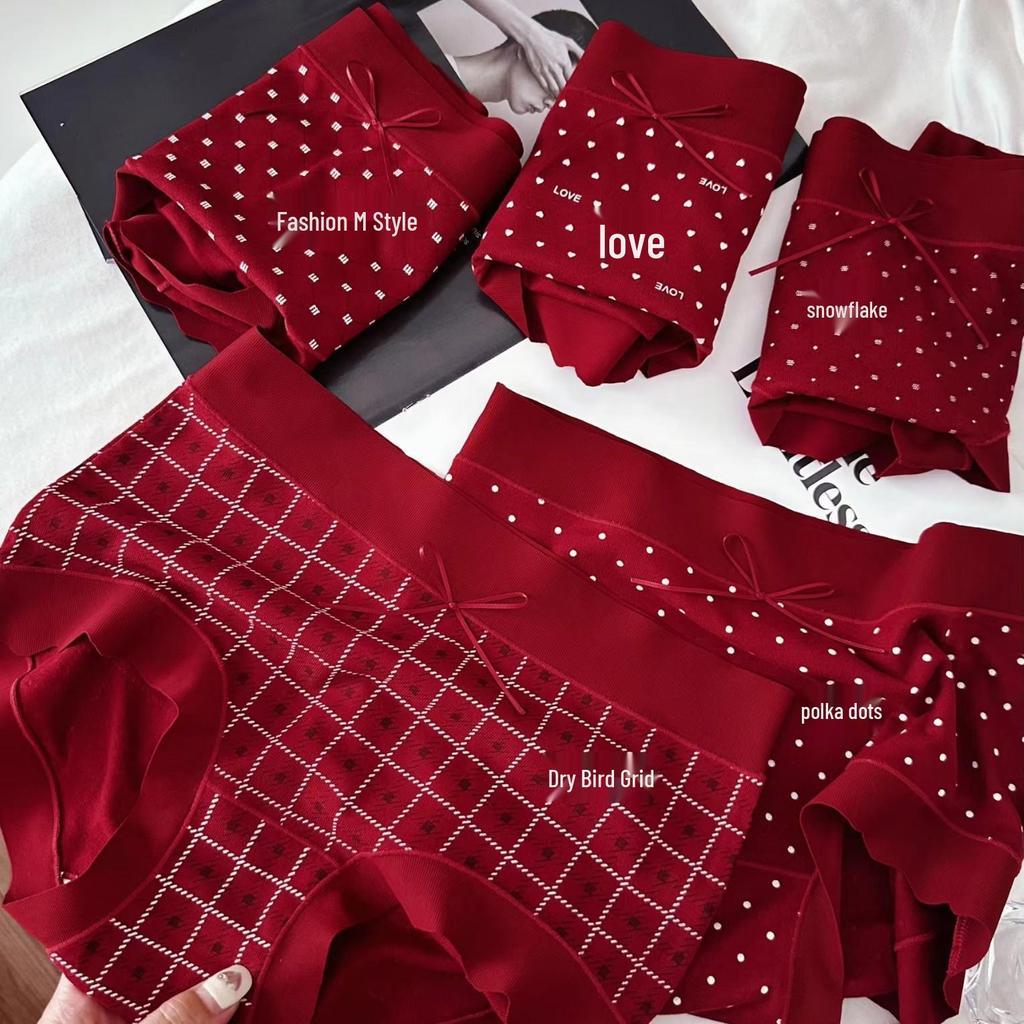 Nude Feeling Seamless Women's Triangle Red Underpants - Autumn Winter Christmas Edition with 7A Mulberry Silk Antibacterial Crotch