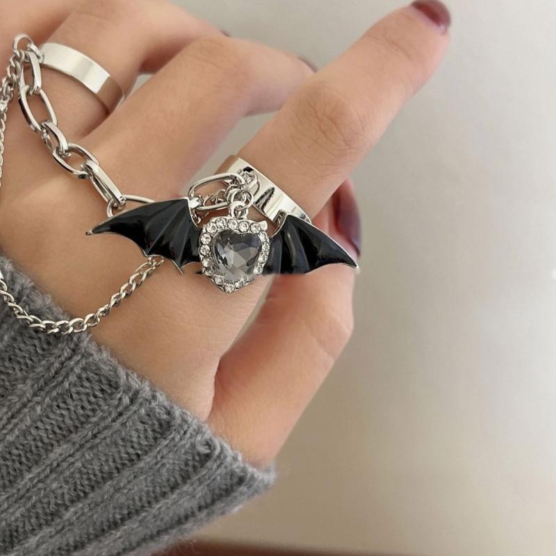 Halloween Devil Crossed Chain Rings Metal Double Finger Rings Fashion Punk Jewelry for Women Girls Ladies Accessories