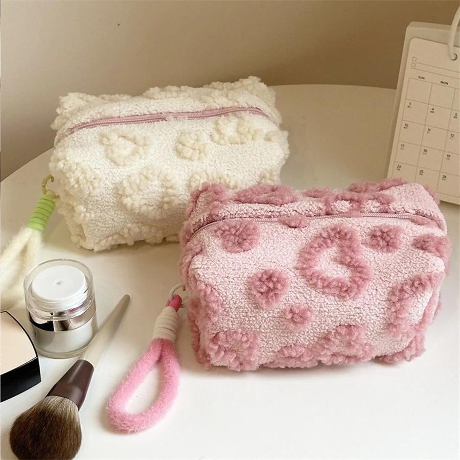 Plush Makeup Bag, Travel Cosmetics Storage Bag, Portable Heart-shaped Makeup Bag, Large-capacity Stationery Bag