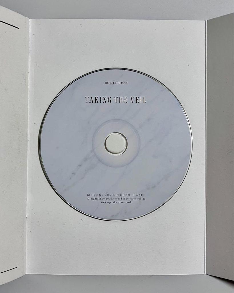 [USED] TAKING THE VEIL HIOR CHRONIK