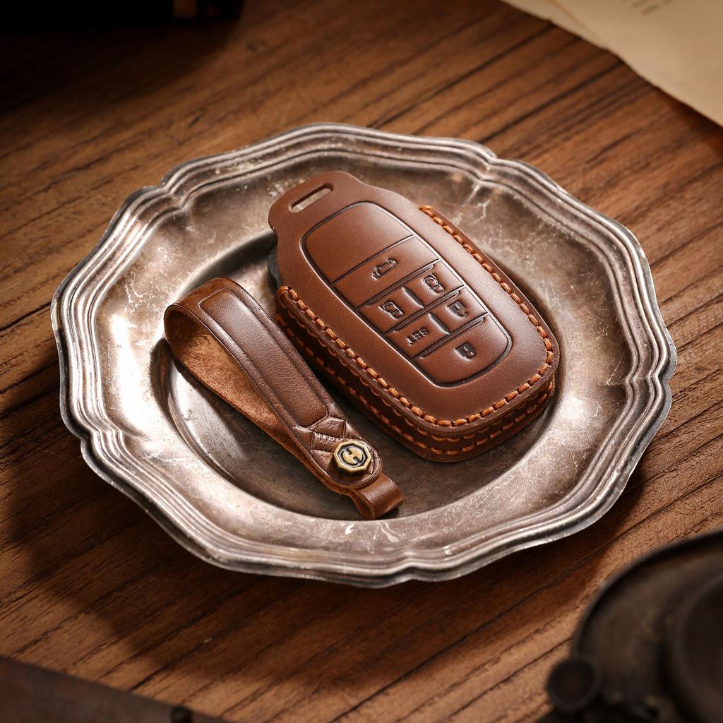 Applicable Toyota Key Cover Senna Domineering El Favell Method Handmade Leather Car Creative Key Bag Cowhide