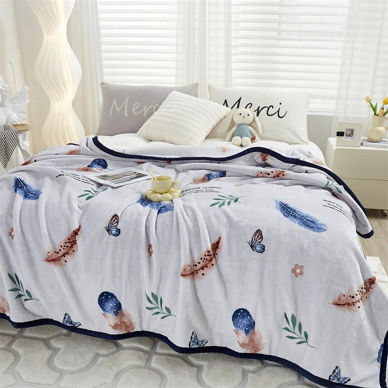 Thicken and Warm Plush Blanket Napping Flannel Blankets Active Printing and Dyeing Thin Quilt Floral Style Warm Bedspreads Large Size Bedclothes
