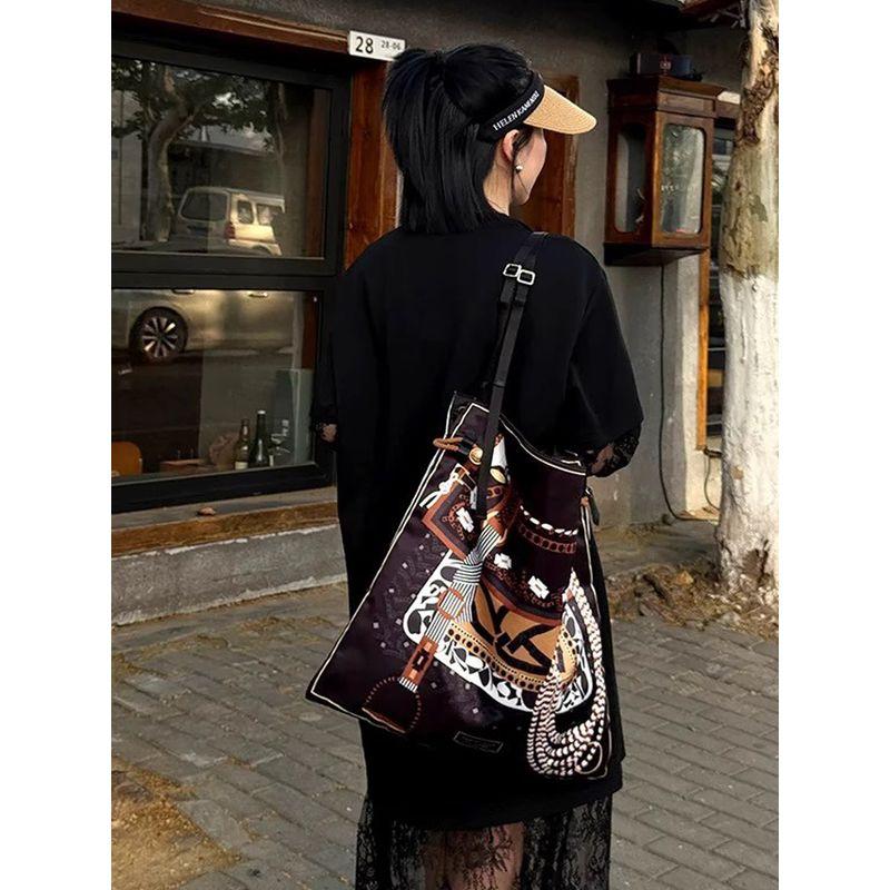 

Niche Style Fancy Accessible Luxury Silks and Satins Large Capacity 2025 New Arrival Shoulder Crossbody Tote Bag Tide Fashion Commuter Bag Women Default