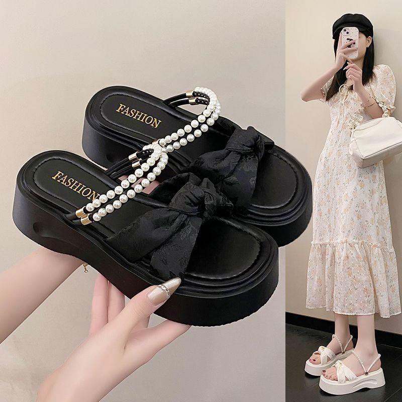 French popular versatile flat-bottomed beach shoes fairy style thick-soled cool slippers female summer fashion skirt 2025 new