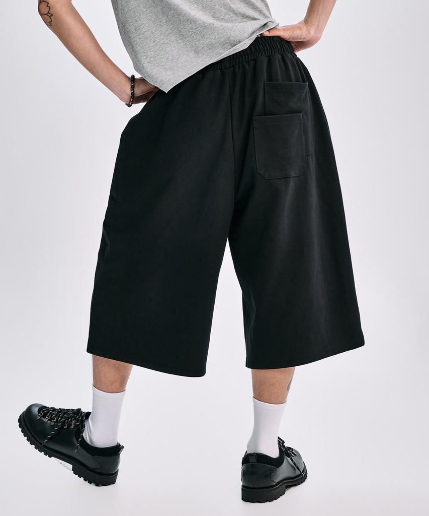 TAKEASY One-Pleat Dual-Pocket Sweat Shorts (Black)