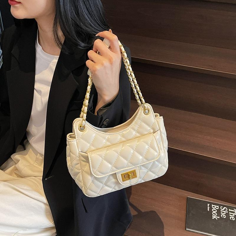 Xiaoxiangfeng rhombus chain shoulder bag 2025 spring and summer new temperament milf style Internet celebrity trend messenger bucket bag