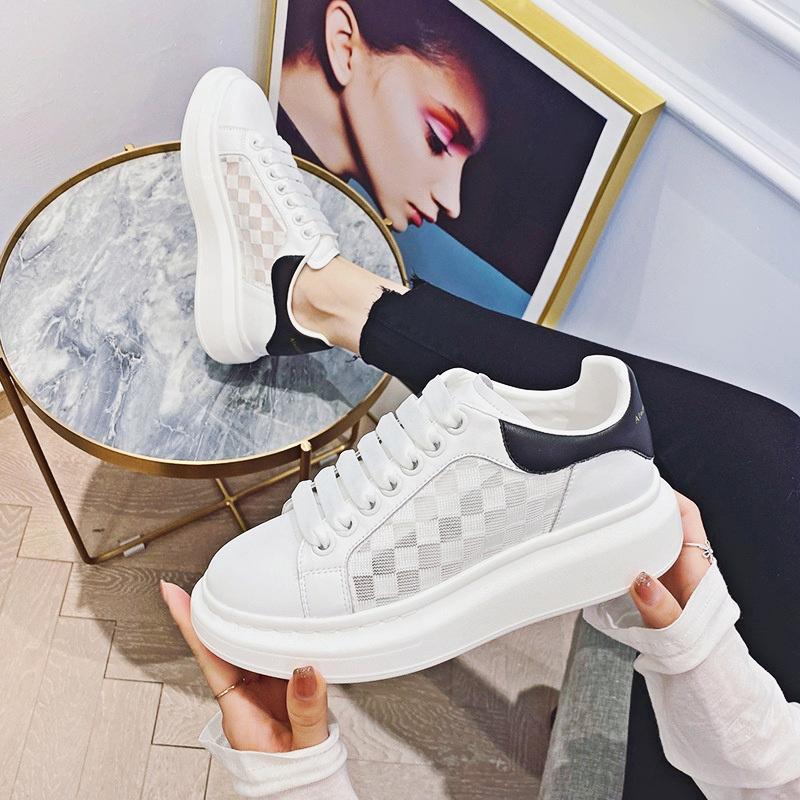 Scarpe da donna in pelle estive nuove traspiranti versatili platform scarpe a rete scarpe sportive da studente suola platform aumentano l'altezza