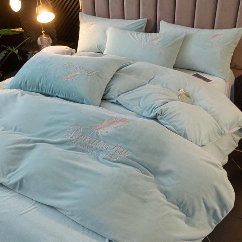Thickened Milk Fleece Four-Piece Set, Coral Double-Sided Fleece Embroidered Crystal Fleece Quilt Cover, Bed Sheet, Bed Hat Three-Piece Set