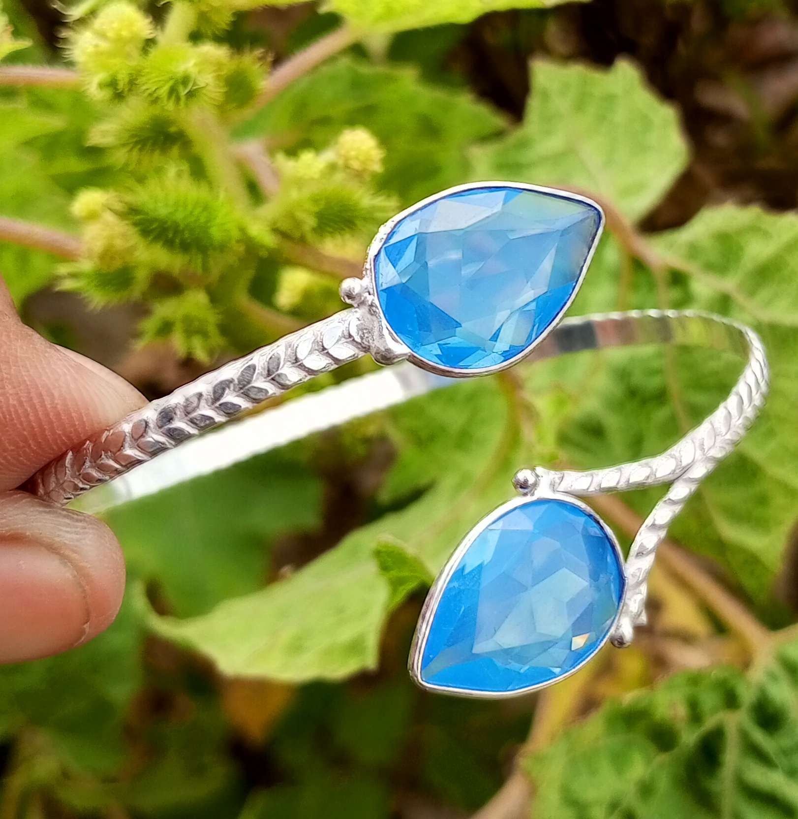 

Синий граненый стеклянный драгоценный камень, стерлинговое серебро 925 пробы, с покрытием на День Святого Валентина, регулируемый браслет-манжета/браслет TACB-B161