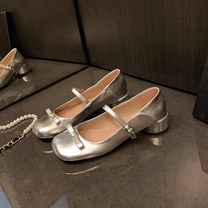 Spot version~ Soft leather bow silver light mouth single shoes women's 2025 new one-word buckle French retro Mary Jane