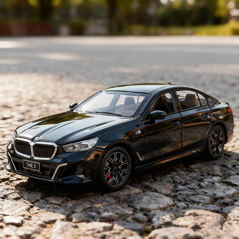 1/24 BWM 5er 530 530LI Coupé Legierungs-Automodell Diecast-Metall Luxusfahrzeuge Automodell Simulation Ton und Licht Kinderspielzeug Geschenk