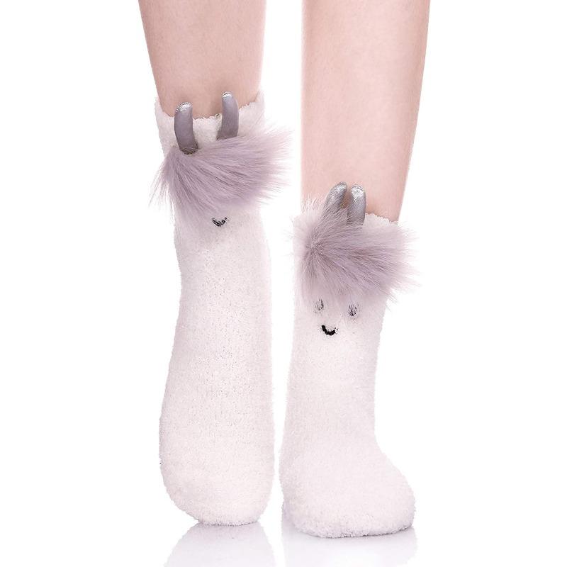 Autumn and winter women's socks, cute animal giraffe cat coral fleece sleeping floor slippers socks winter thermal socks