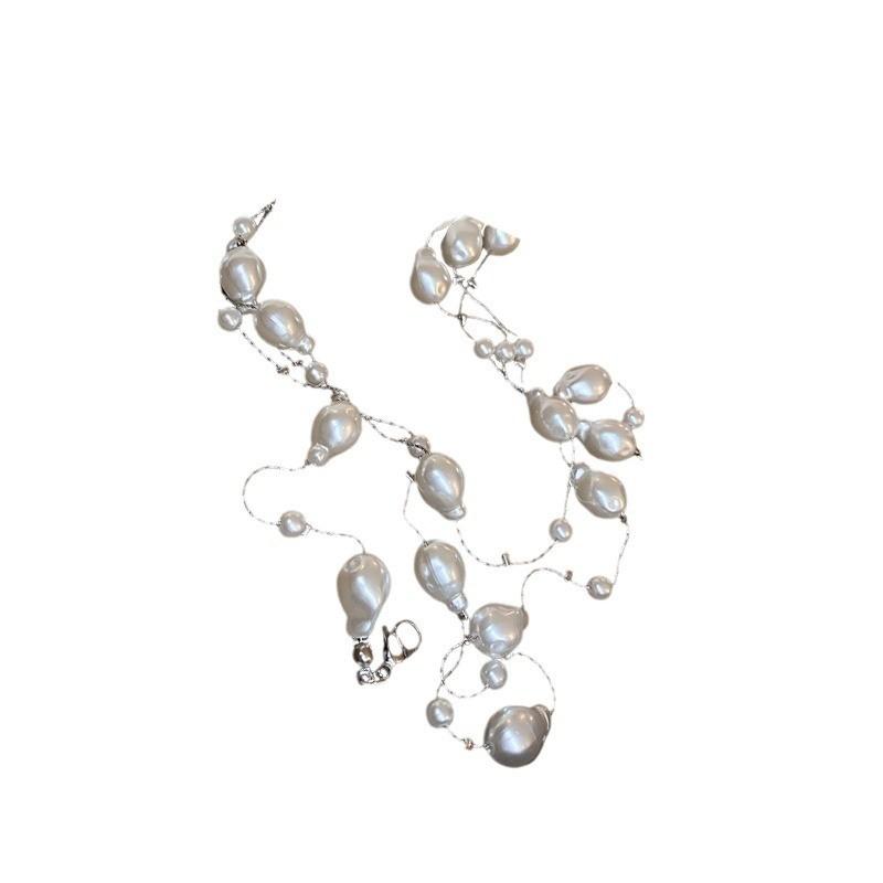 French Retro Pearl Chain Necklace For Women With Irregular Shape And Sophisticated Look