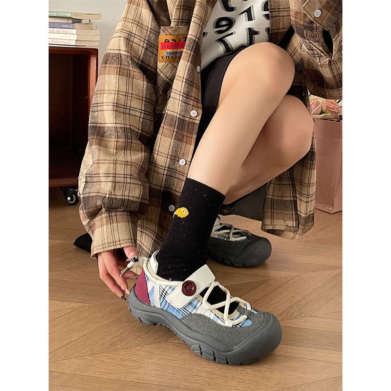 Women Thick Soled Sports Shoes High-end Student Flat Shoes Breathable Comfortable and Lightweight Mesh Surface