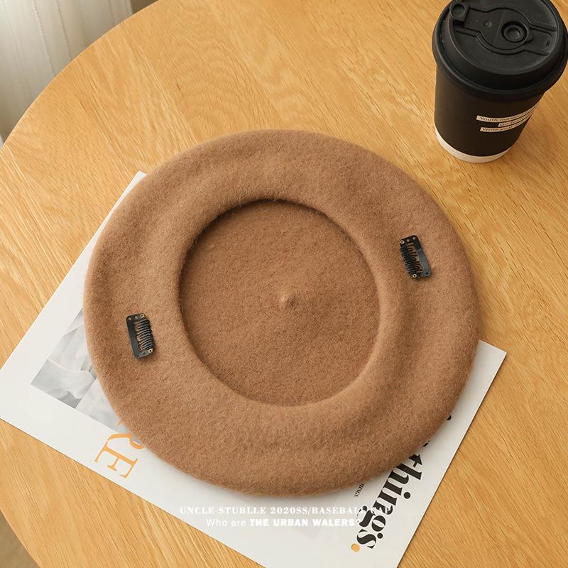 Women's Artistic Retro Wool Beret - Solid Color Autumn/Winter Hat