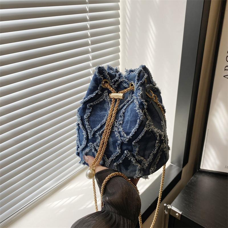 Elegant Black And Pink Canvas Bucket Bag For Women With Chain Shoulder Strap For Trendy Casual Wear