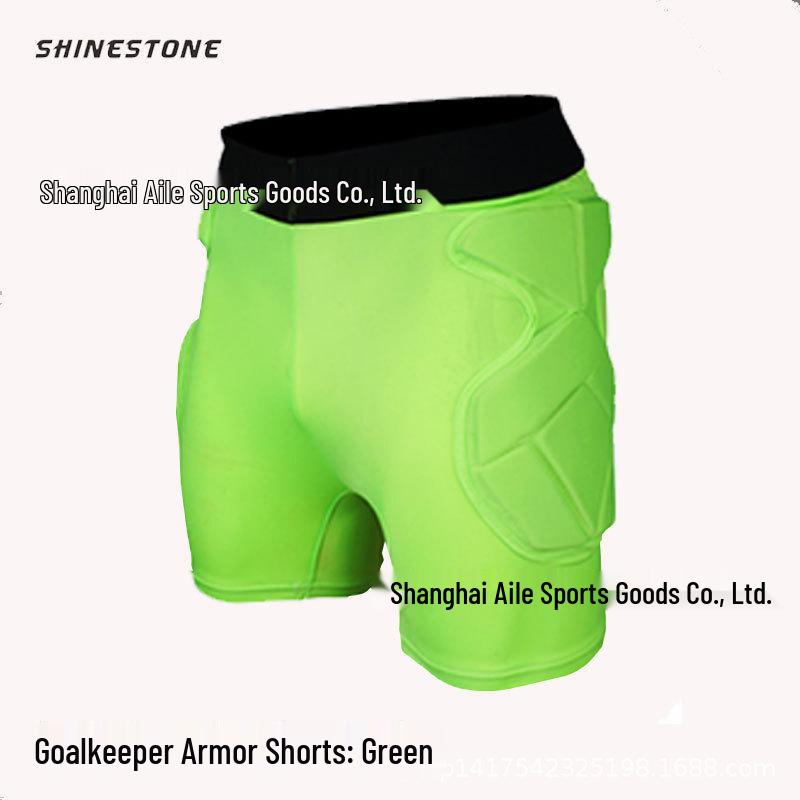 Forbedret keeperdraktsett med kne- og albuebeskyttere og hjelmpansring.