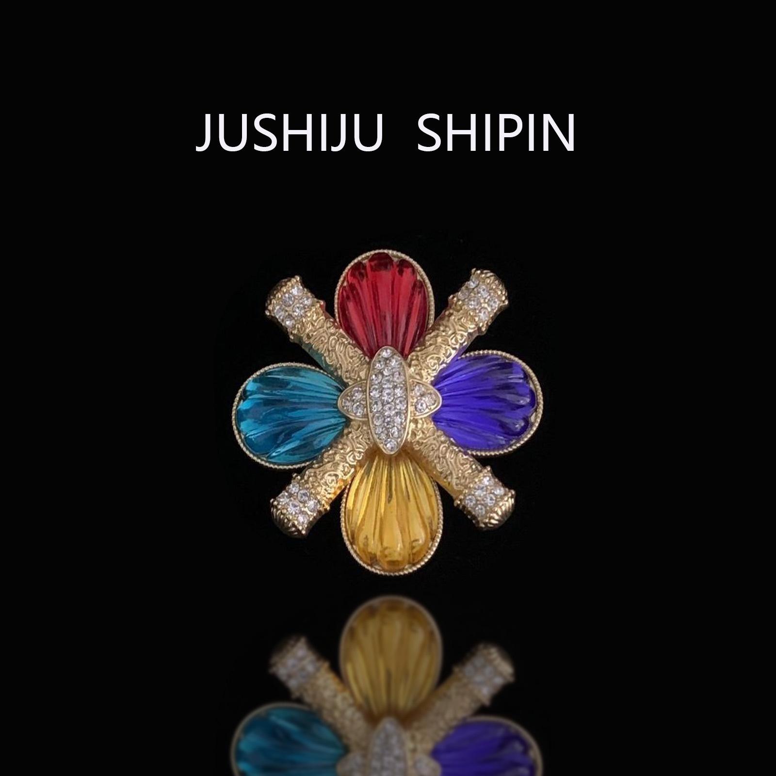 

Vintage Four-Leaf Clover Flower Ear Clips & Earrings - Women s High-End Autumn/Winter Jewelry