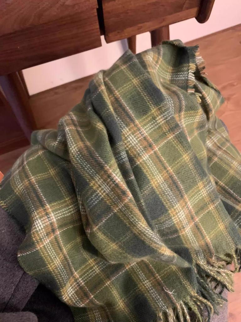 Korean Winter Green Plaid Scarf - Women's High-End Warm Shawl & Neck Warmer in Imitation Cashmere