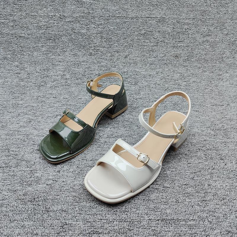 Fashion Fashion Womens Shoes 2025 Ankle Strap Open Toe Red Leather Sandals Block Heels Luxury New Buckle Peep Real Chunky Girls Scandals
