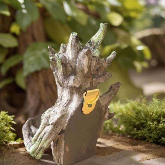 Tree Face Bird Feeder Funny Resin Hanging Bird Feeding Station Tree Mounted Forest Guardian Sculpture for Backyard Garden