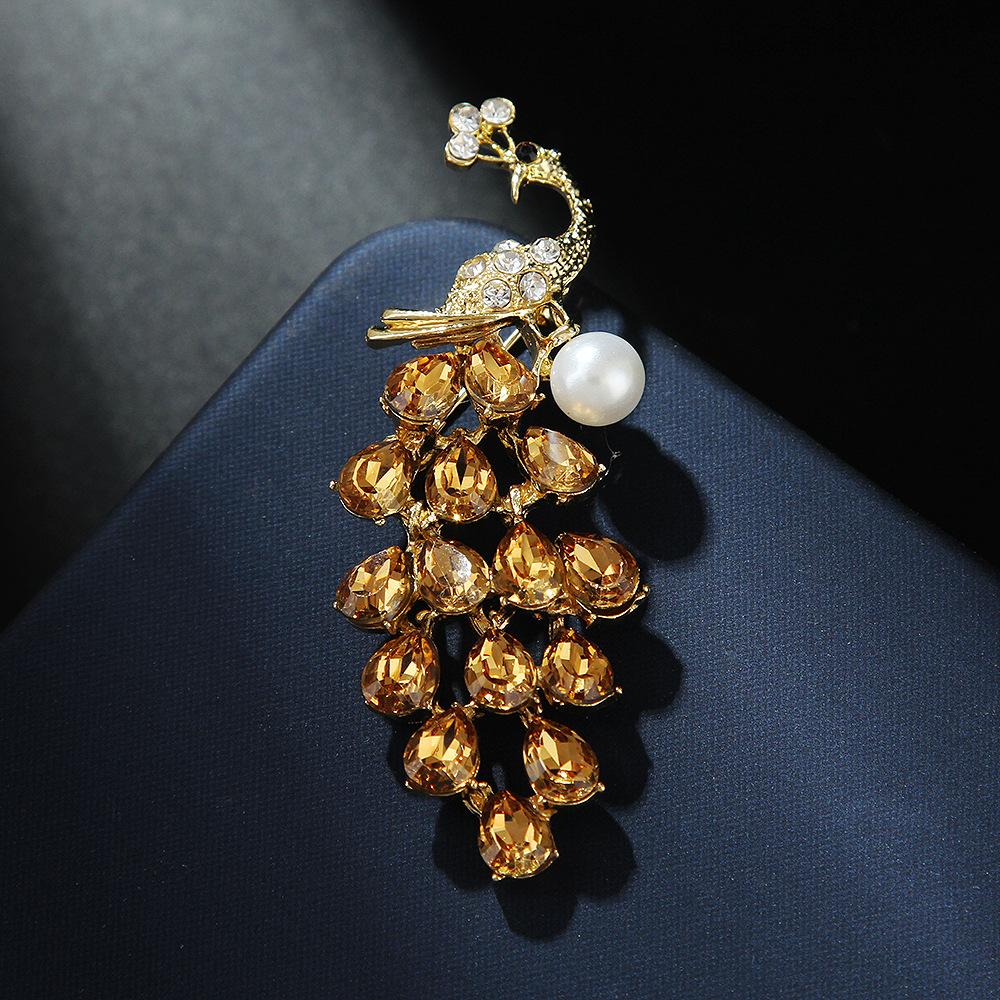 Pearl Brooch Personality Literary Peacock Brooch Crystal Corsage Flower Pin Exquisite Hypoallergenic Luxury Enamel Brooch Long-Lasting Color BFF Gift