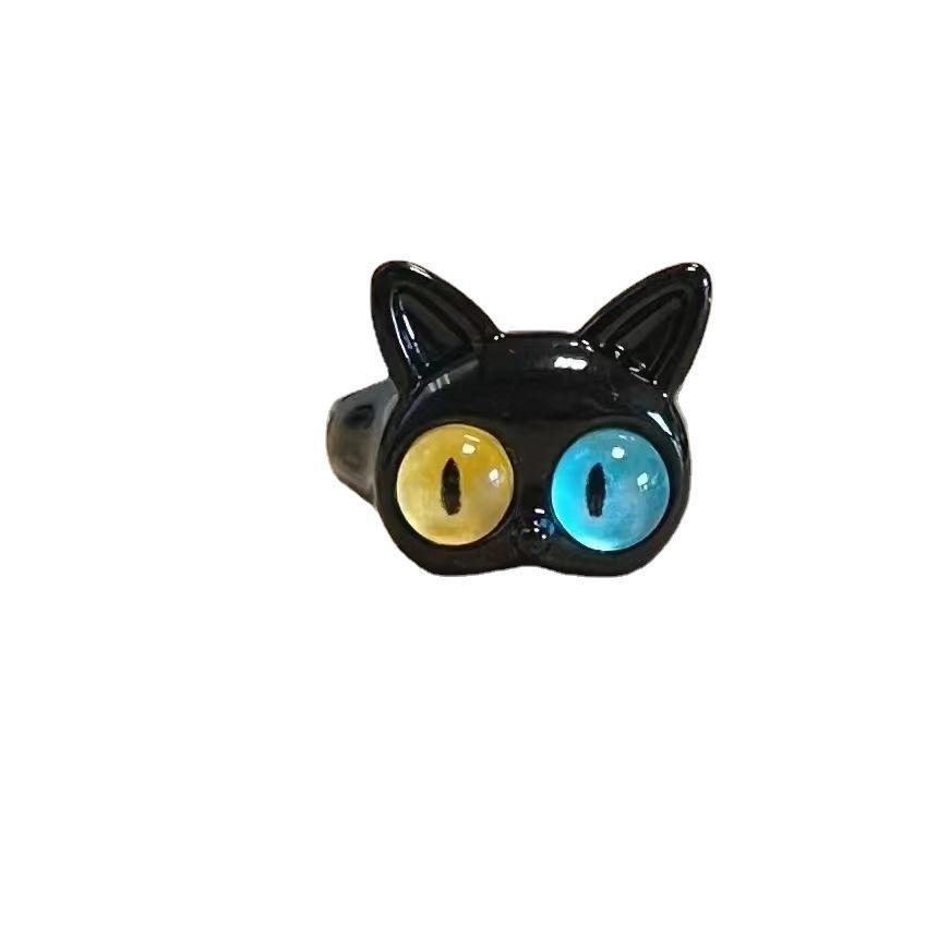"Funny Black Cat Cartoon Ring - Big Eyes, Cute Gift for Girlfriends & Couples"