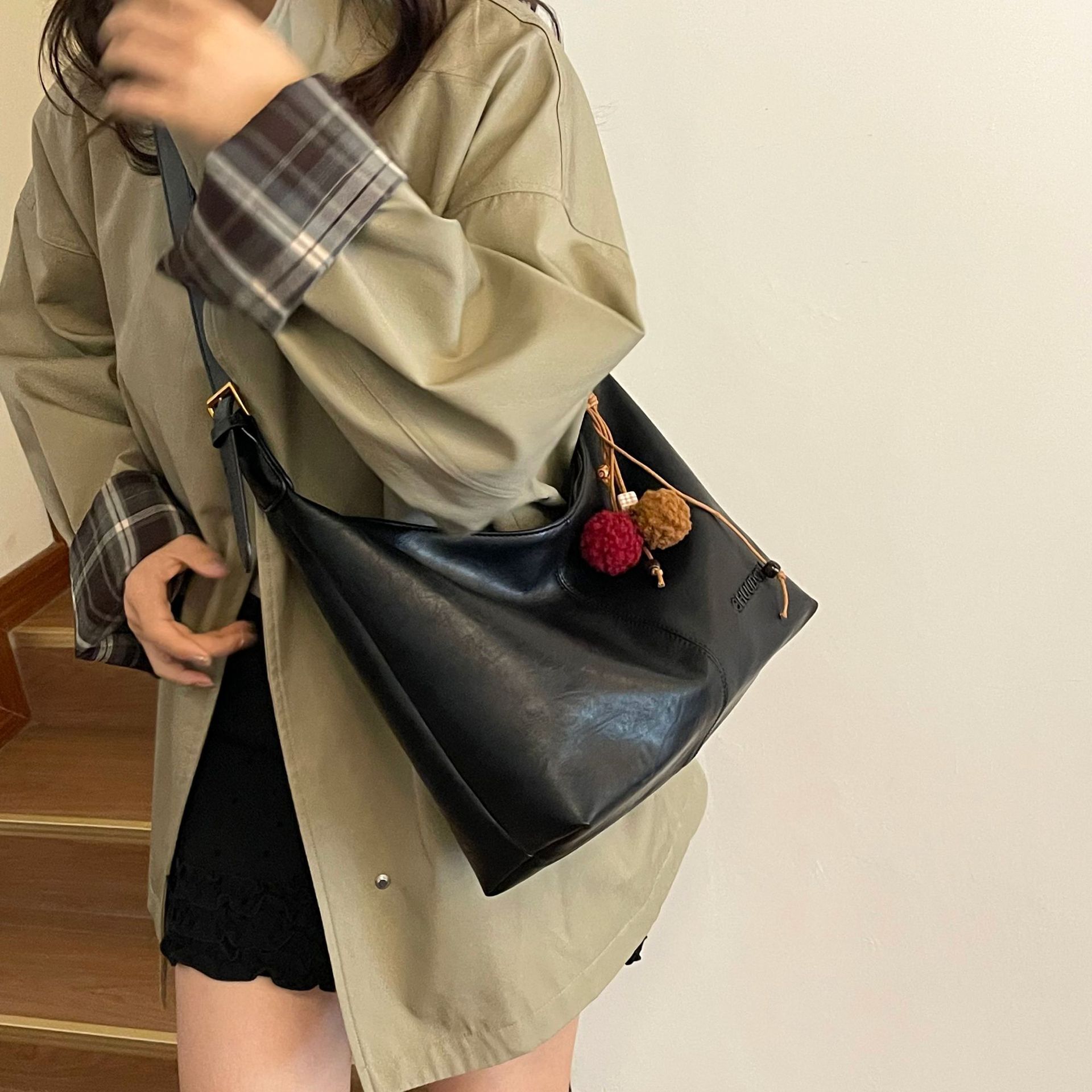 

Maillard Brown Large Capacity Crossbody Bag Soft Faux Leather Handbag For Women Casual Daily Shopping Fashi Satchel