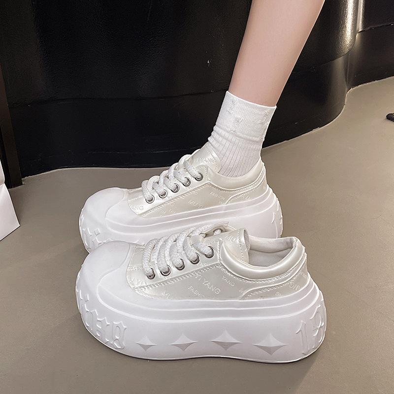 Korean version JX imitation leather letter printing big head white shoes women's 2025 spring new fashion versatile bread shoes casual shoes