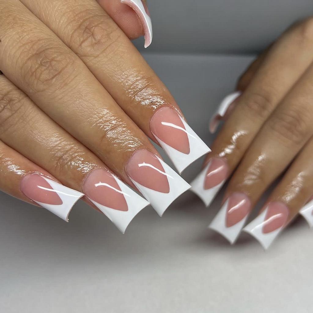 24 Stück Entenschnabel-förmige Falsche Nägel Gold Schmetterling Strass-Design Falsche Nagelspitzen Tragbare Vollabdeckung French Press-on Nägel